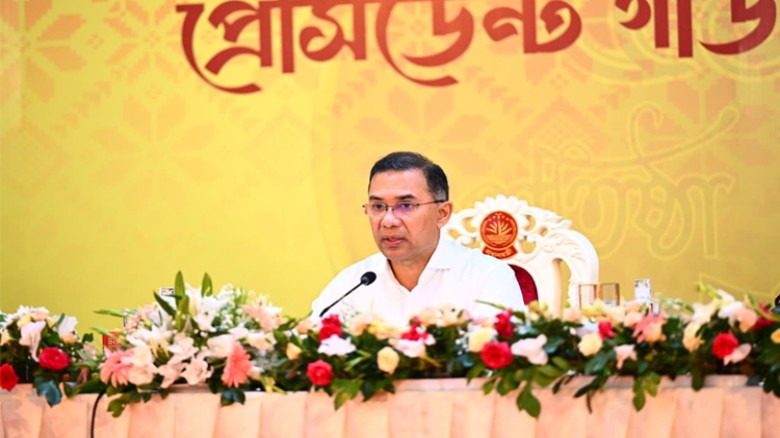 নিরাপত্তা কৌশলে জনগণের সঙ্গে দূরত্ব নয়, পিজিআরকে প্রধানমন্ত্রীর নির্দেশ