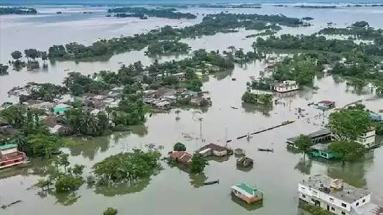টানা বৃষ্টিতে ১৪ জেলায় বন্যার শঙ্কা