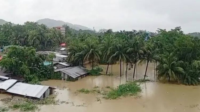 সাত জেলায় বন্যা: প্রাণহানি বেড়ে ৫৪