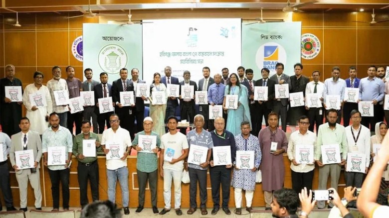 ক্যাশলেস অর্থনীতি গড়তে ‘বাংলা কিউআর’ ব্যবহারের আহ্বান