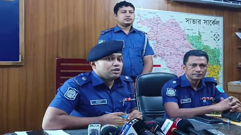 সাভারে মাদ্রাসাছাত্রকে ছয় মাস ধরে ধর্ষণের অভিযোগ, ২ শিক্ষকসহ গ্রেপ্তার ৫