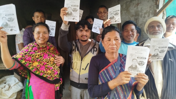 প্রচারণার ২য় দিনে জুঁই চাকমার সুবলং বাজারে জনসংযোগ