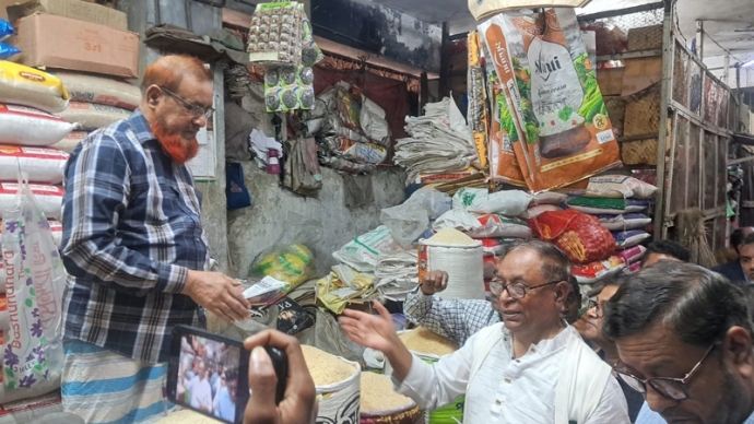 ঢাকা ১২ কে সন্ত্রাস, চাঁদাবাজি ও মাদকমুক্ত করতে হবে