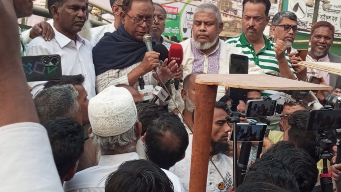 ২৪ ঘন্টার মধ্যে সন্ত্রাসীদের গ্রেফতার করুন, অন্যথায় নির্বাচন অফিস ঘেরাও করবো : সাইফুল হক