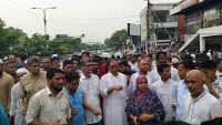অগ্নিদগ্ধ কলমিলতা বাজার পরিদর্শনে জননেতা সাইফুল হোক